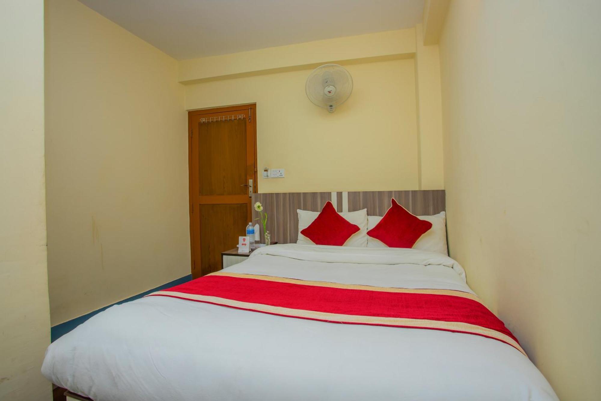 Oyo 297 Hotel Aayam Katmandu Eksteriør bilde