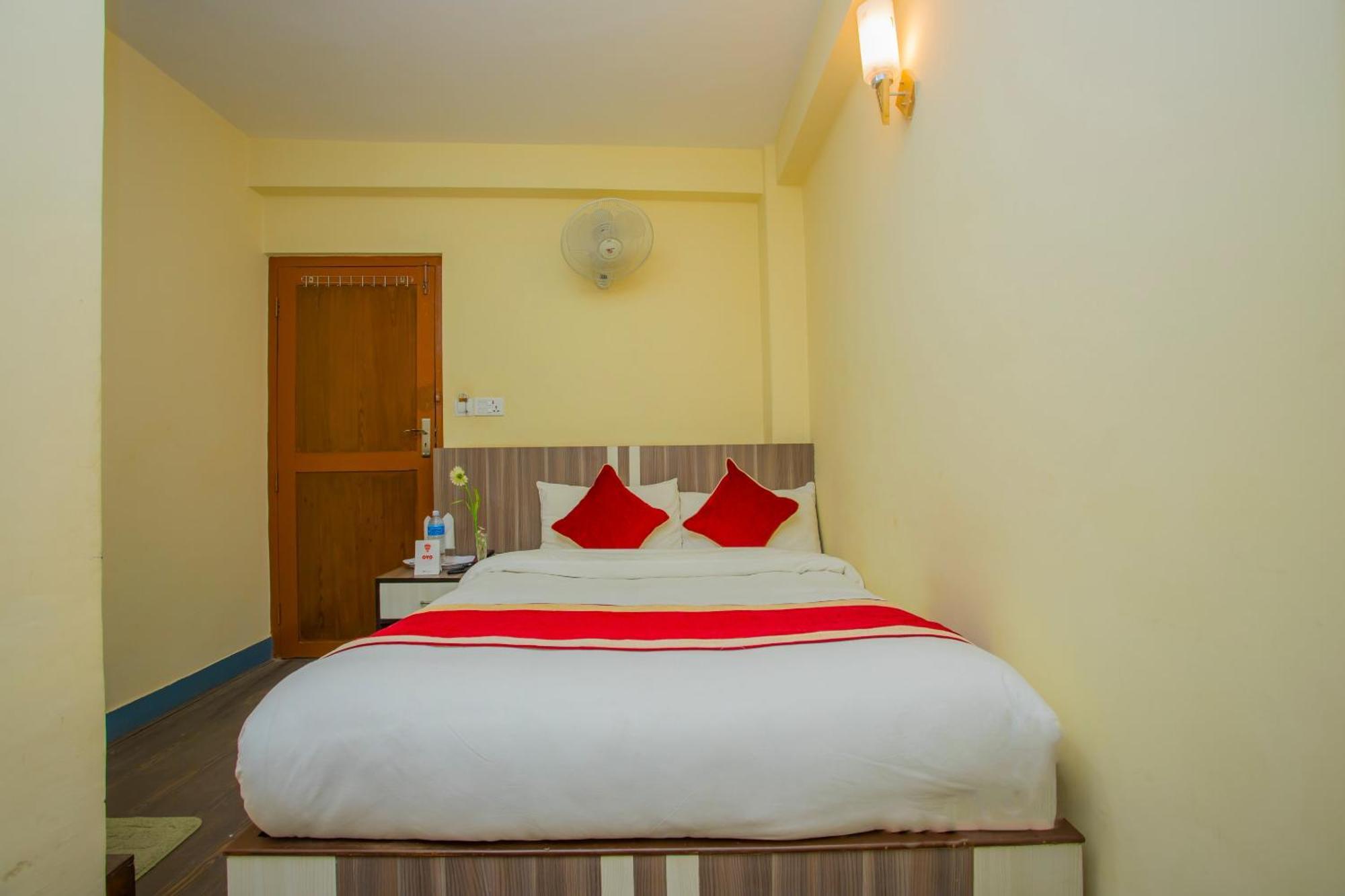 Oyo 297 Hotel Aayam Katmandu Eksteriør bilde